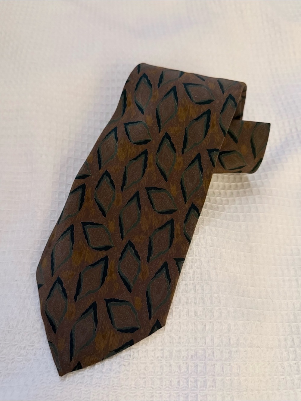 Geoffrey Beene Brown Leaf-Pattern Tie